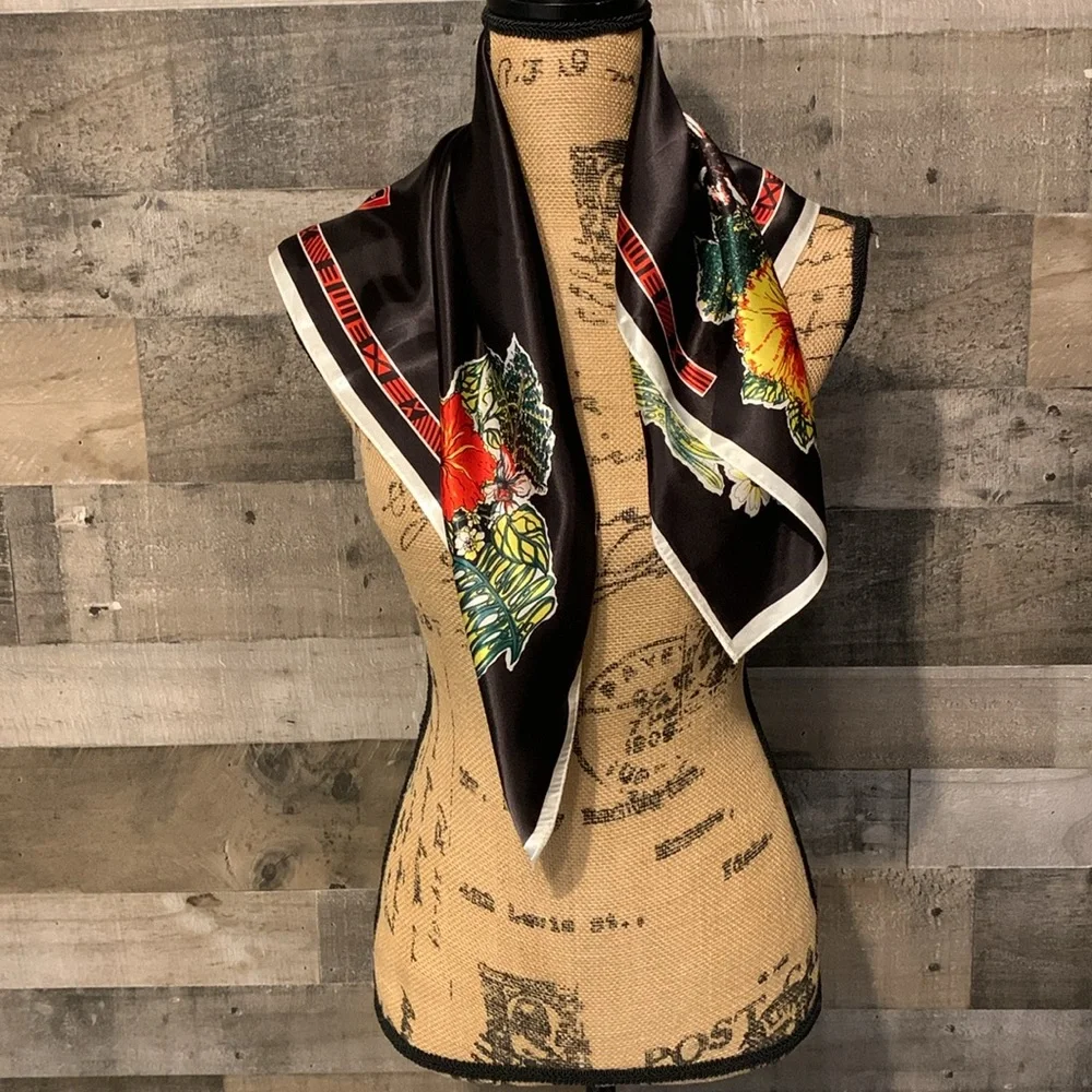 Hawaiian Scarf - Picture 14 of 16